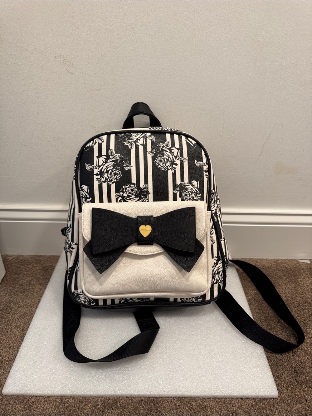 Betsey Johnson black & white rose bow backpack